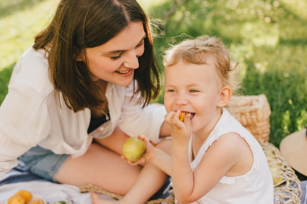 Looking for fun seasonal activities for kids? Have fun all year long with these creative ideas–from winter crafts to solar s’mores!